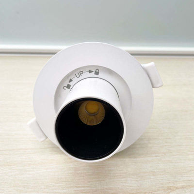 60lm/w Λαμπτήρα φωτεινή απόδοση καλωδίωση βάση Ugr 6w 400lm κάτω φως 38 βαθμούς προβολέας